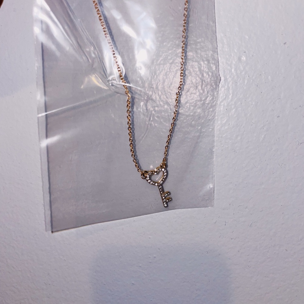 Pendant necklace